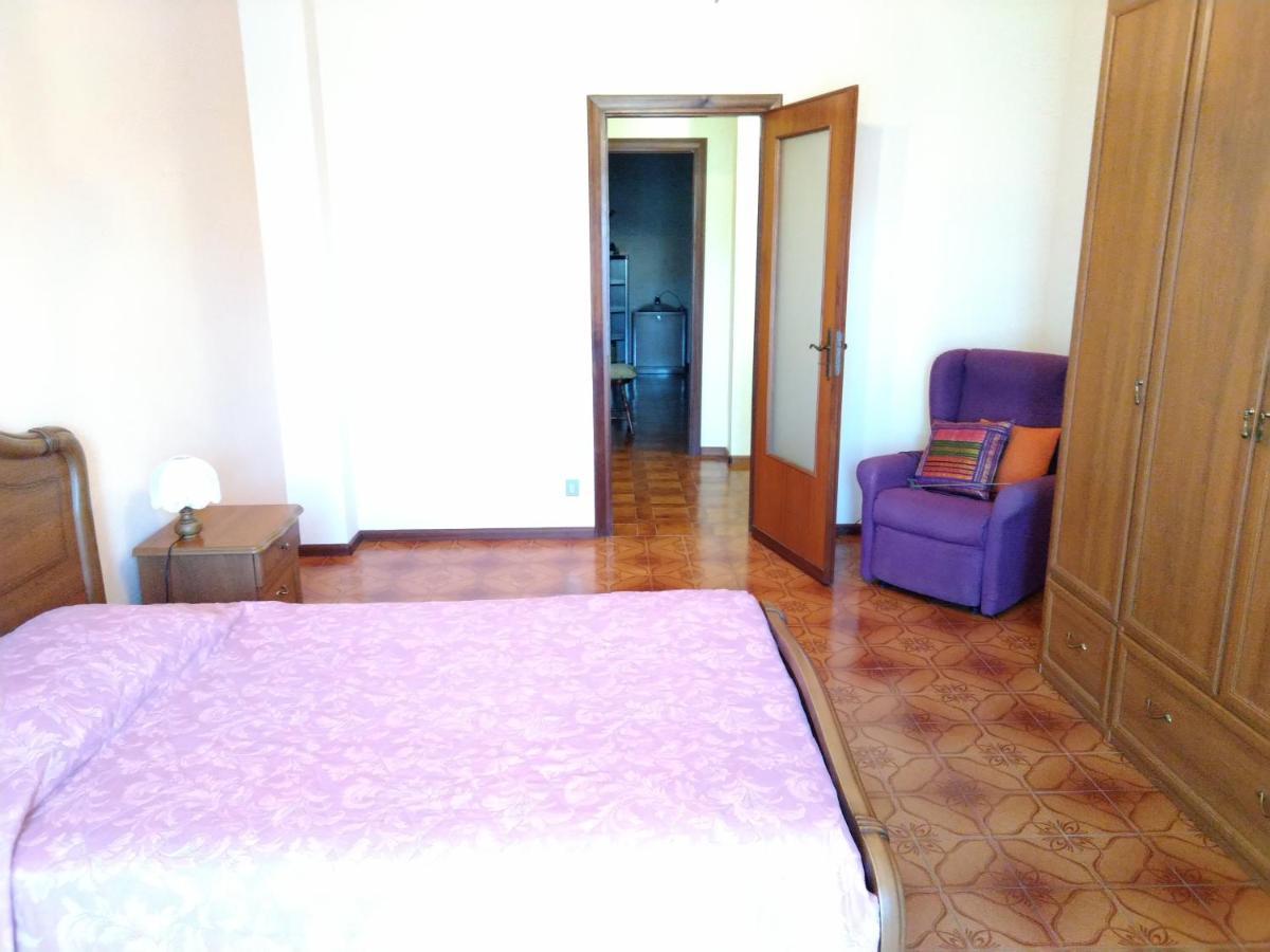 Domanda Appartement Calosso Buitenkant foto